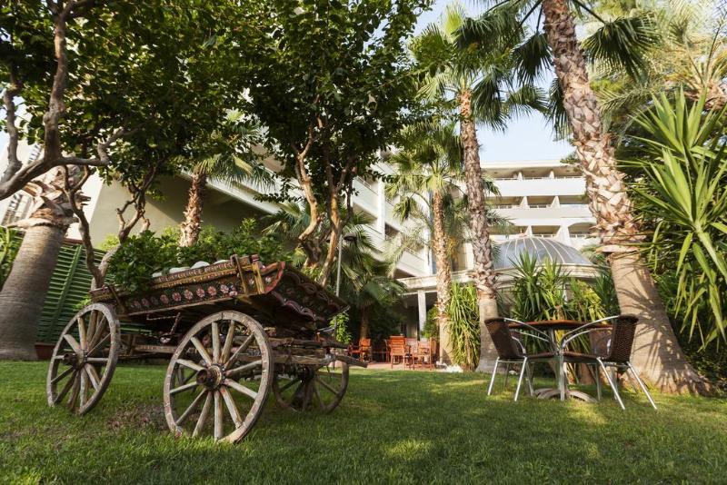 Seher Kumkoy Star Resort And Spa Side Exterior photo